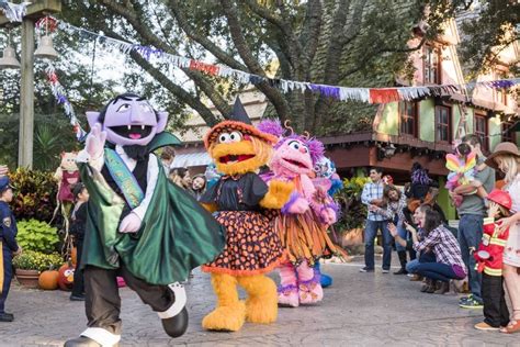 Sesame Street® Kids’ Weekends this October at Busch Gardens Tampa Bay ...