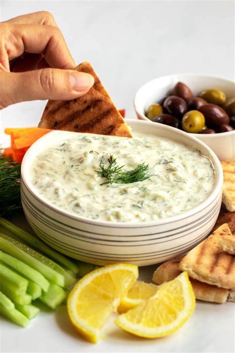 Tzatziki sauce recipe - Rich And Delish