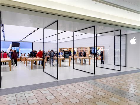 New Maine Mall Apple Store opens; sessions with The Big Draw continue ...