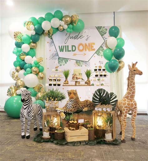 Wild One Safari Birthday Party Ideas | Photo 1 of 29 | Jungle theme ...