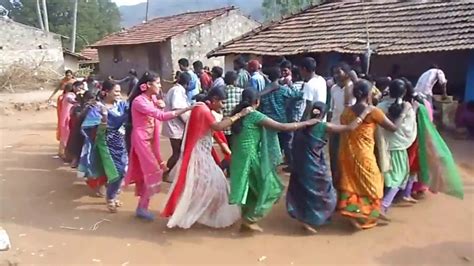 Dhimsa Dance at Araku, Visakhapatnam - YouTube