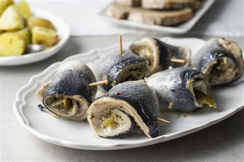 Polish Herring Rollmops Appetizer (Roilmopsy) Recipe