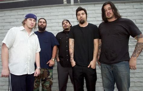 Coma-stricken Deftones' star Chi Cheng dies with mom 'singing songs he ...