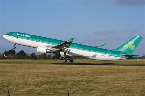 Aer Lingus Airbus A330-300 Just Before Touch Down Runway - Aircraft ...