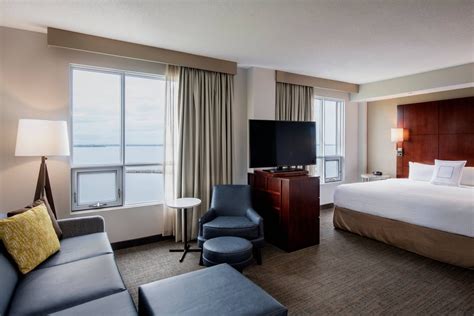 Hotel Suites Kingston, Canada with Lake Views | Residence Inn Kingston