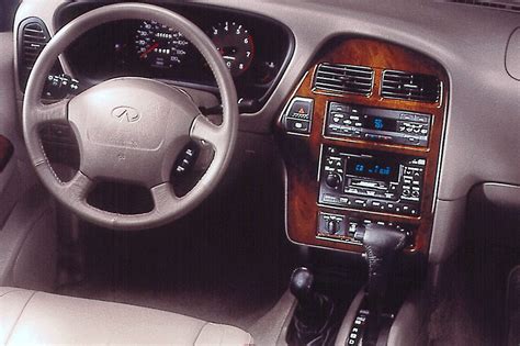 1997-00 Infiniti QX4 | Consumer Guide Auto