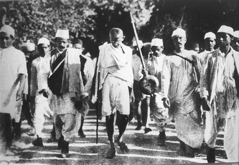 Gandhi’s Salt March to Dandi – Postcolonial Studies