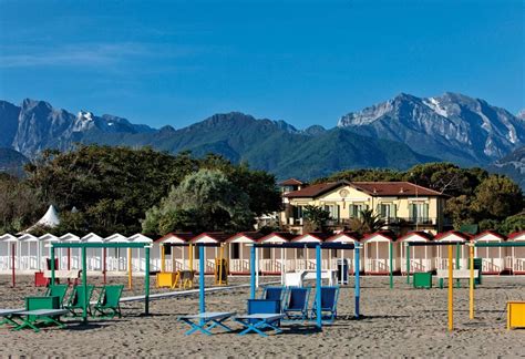 forte dei marmi - an italian sea resort town | Italian resorts, Tuscany ...