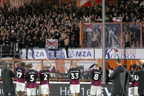 FC Utrecht-fans vlak voor duel tegen FC Volendam… | UtrechtFans