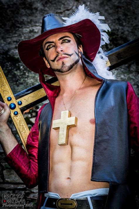 Dracule Mihawk | One piece cosplay, Cosplay, Cosplay characters