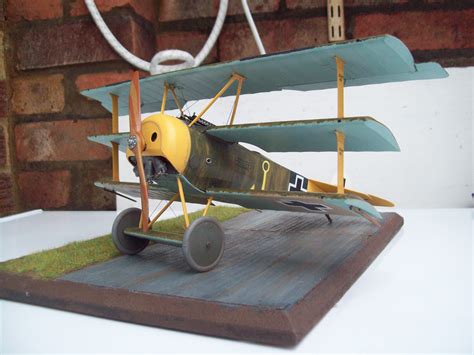 1/24 Meng Fokker DR1 Triplane