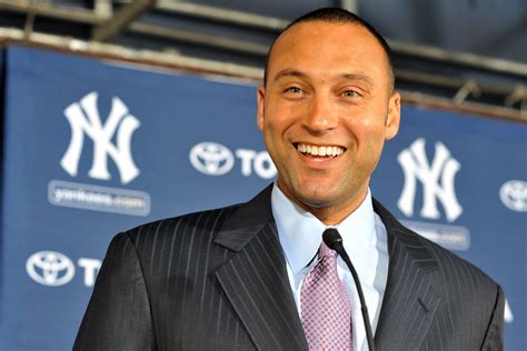 Derek Jeter gets financial backing for Marlins bid