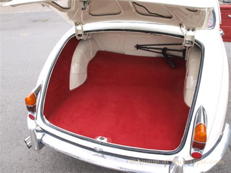 Jaguar Mark 2 interior – A&T Autostyle