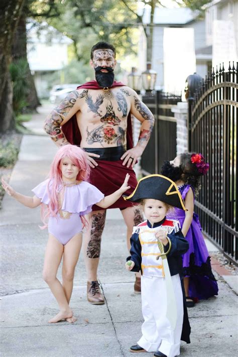 Greatest Showman Family Halloween Costumes - With the Blinks