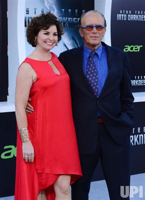 Photo: Peter Weller and Shari Stowe attend the "Star Trek into Darkness ...