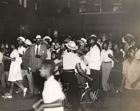 Fascinating Historical Photos of New York City's Crowded Streets