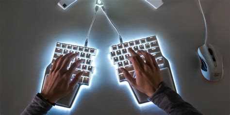 Why are ergonomic keyboards split? – Dygma