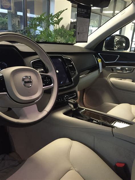 Blonde Momentum Interior Volvo XC90 2016