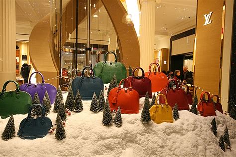 » Selfridges Christmas Shop Windows London!