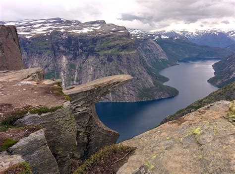 Trolltunga, Norway on day 2 of a 5 day hiking trip [OC 3200 x 2368]. /u ...