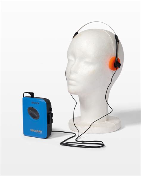 MU237 Turner Walkman Cassette Player with Headphones Prop Rental - ACME ...