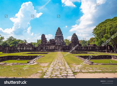 Phimai Historical Park One Largest Khmer Stock Photo 1120096988 ...