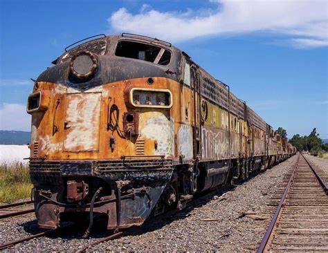 Pin by Tom Ok on ABANDONED AMERICAN LOCOMOTIVES | Railroad photography ...