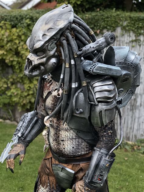 Pin by Israel Olivares on Predator | Predator alien, Predator costume ...