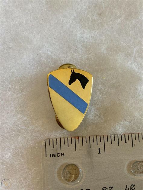 Authentic US Army 1st Cavalry Division HQ Troops Insignia DUI DI Crest ...