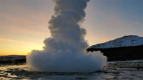 Geysir Eruption - YouTube