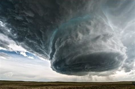 Whoa! Spectacular Supercell Storm Takes Shape in Time-Lapse Video