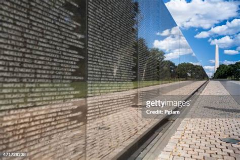 Vietnam Veterans Memorial Washington Photos and Premium High Res ...