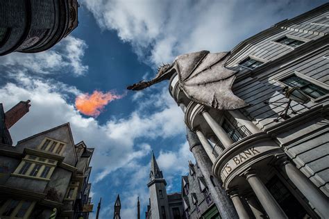 Harry Potter Gringotts Ride, Escape Gringotts Ride Review Universal ...