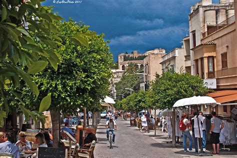 Cafes und Geschäfte in Arta Mallorca Foto & Bild | europe, balearic ...