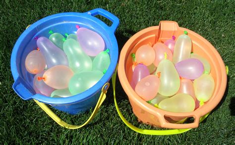 Water Balloon Toss - Susan's Homeschool Blog Susan's Homeschool Blog