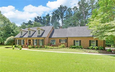 Hartwell, GA Real Estate - Hartwell Homes for Sale | realtor.com®