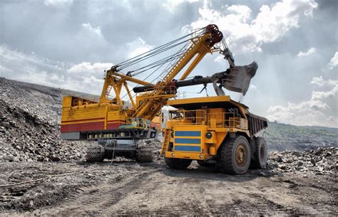 What Are the Different Types of Heavy Mining Equipment?