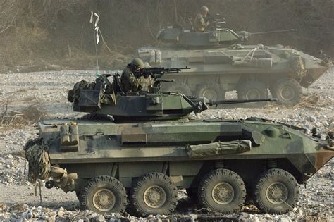 US Marine Corps' LAV-25 [3072 x 2048] (With images) | Lav 25, Tanks ...