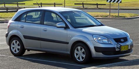 File:2005-2009 Kia Rio (JB) hatchback 01.jpg - Wikimedia Commons