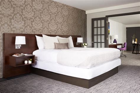 Stay in Yonkers NY | Royal Regency Hotel Accommodations