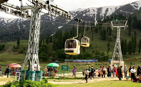 Gulmarg Srinagar - Kashmir Holiday Resort