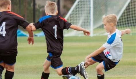 What To Wear For Soccer Practice A Parents Guide - Soccer Unlimited ...