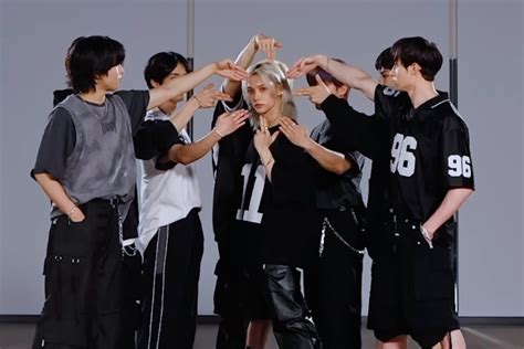 Watch: Stray Kids Brings The Fire In Powerful Dance Practice Video For ...