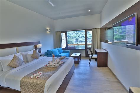 Seasons Park Resort & Spa Rooms: Pictures & Reviews - Tripadvisor