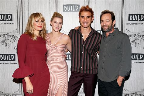 Riverdale-Luke-Perry-e-cast • M SOCIAL MAGAZINE - www.emmepress.com