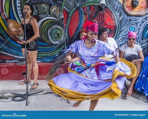 Rumba in Havana Cuba editorial photo. Image of dancers - 84085466