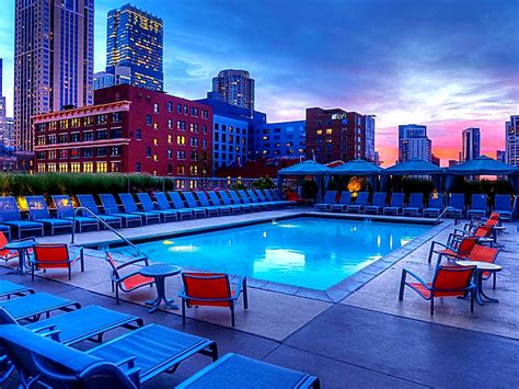 4 Hotels with Infinity Pool in Chicago - Isa's Guide 2024