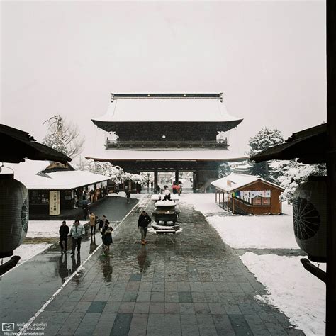 Winter at Zenkoji Temple, Nagano, Japan | Norbert Woehnl Photography