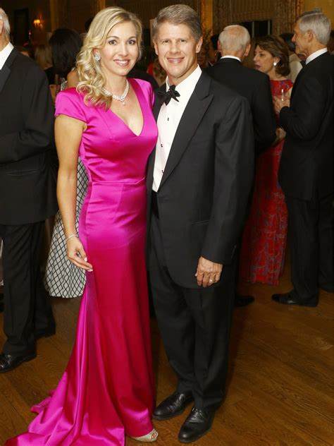 Sweetheart of a spring ball attracts Dallas’ most generous donors ...