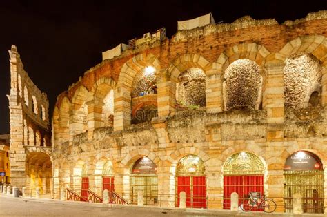 Verona. Arena Di Verona at Night Editorial Image - Image of reflection ...